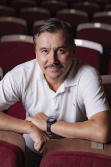 Бесперстов Евгений. Актер театра "Пятая любовь"